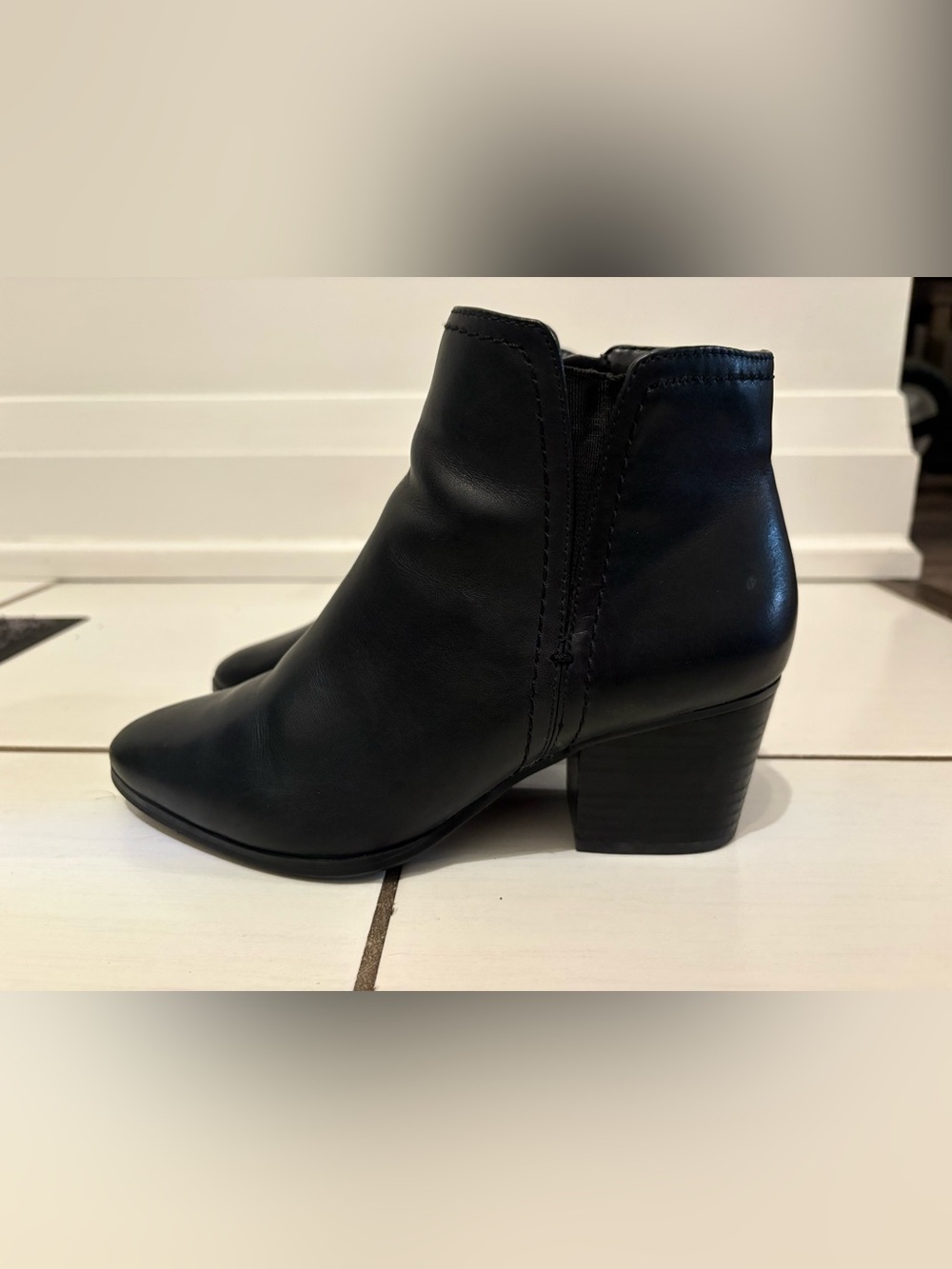 Ladies Aldo Black Leather Ankle Boots, Sz 5